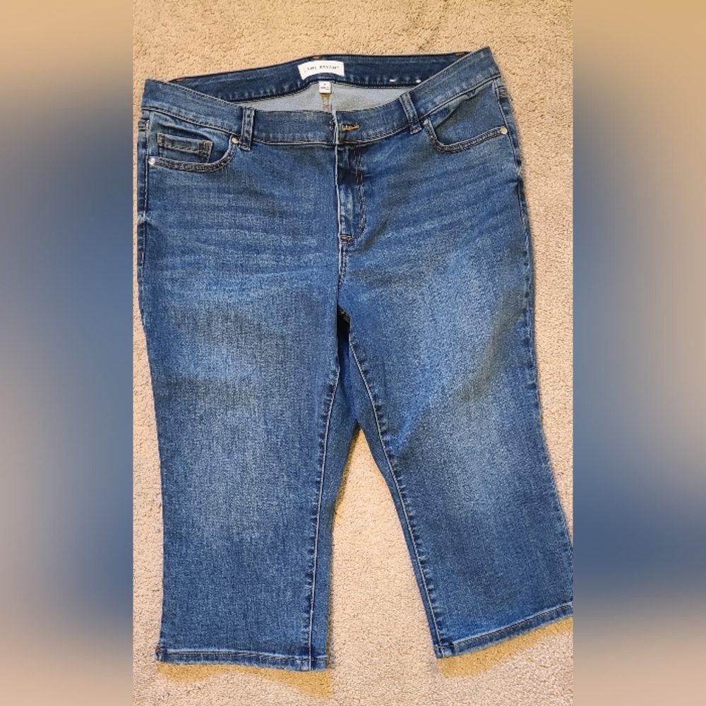 Lane Bryant Capris Sz 16
